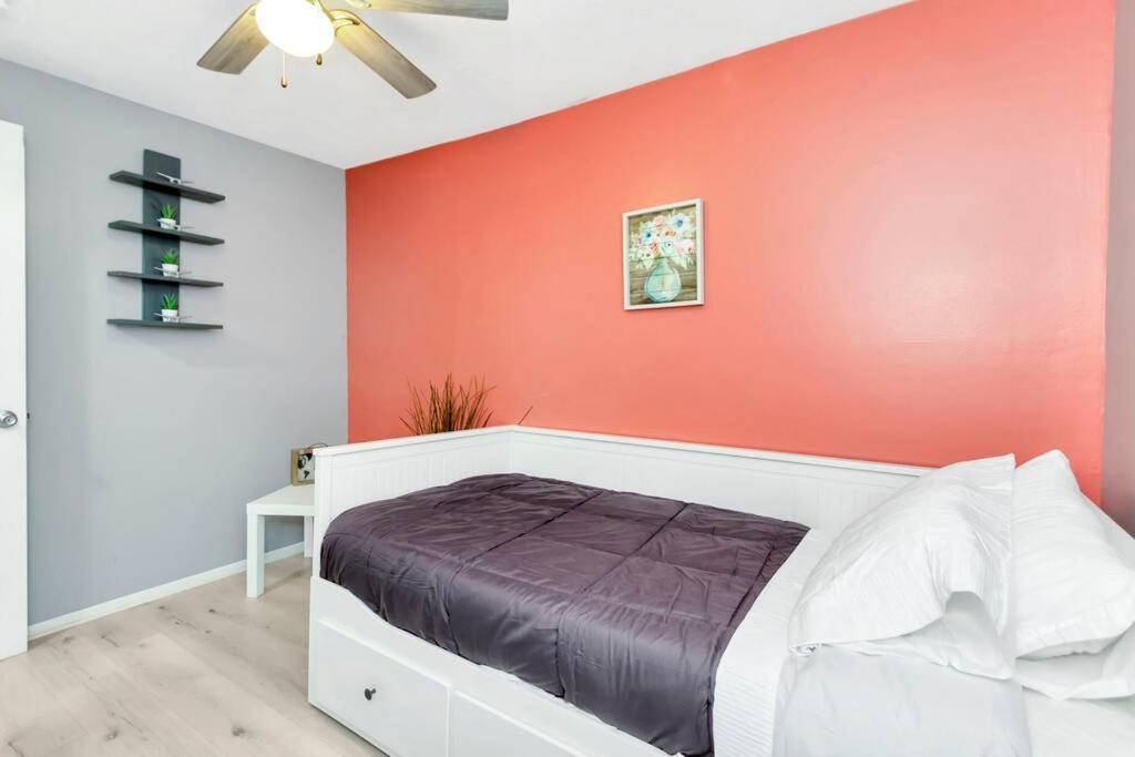 Cozy Bungalow With Patio & Grill, Private And Location Tampa Esterno foto