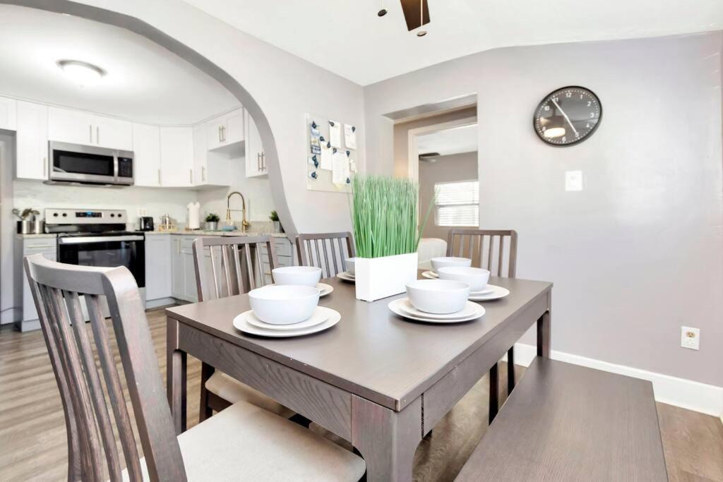 Cozy Bungalow With Patio & Grill, Private And Location Tampa Esterno foto