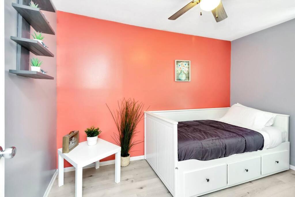 Cozy Bungalow With Patio & Grill, Private And Location Tampa Esterno foto
