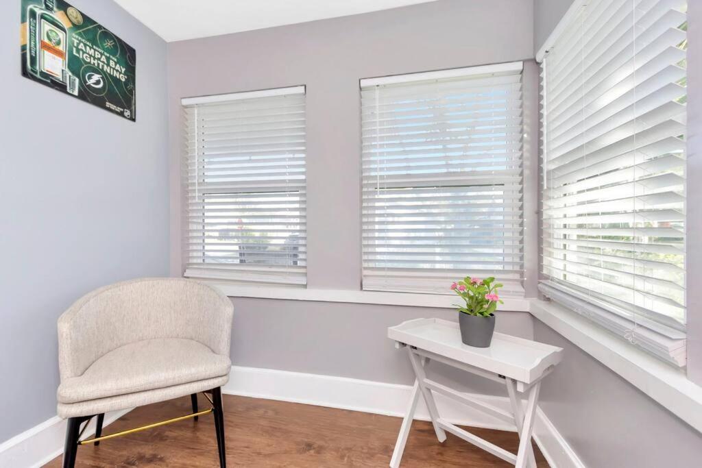 Cozy Bungalow With Patio & Grill, Private And Location Tampa Esterno foto