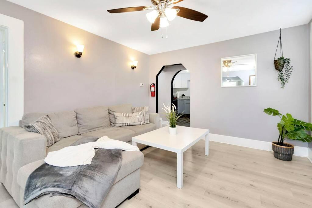 Cozy Bungalow With Patio & Grill, Private And Location Tampa Esterno foto